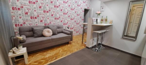 6-Pack Apartment in the Party District Budapest